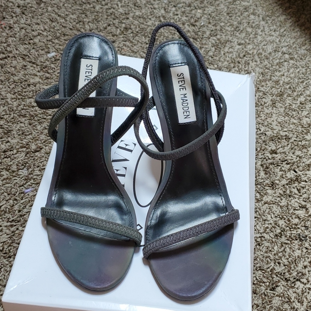 Shoe